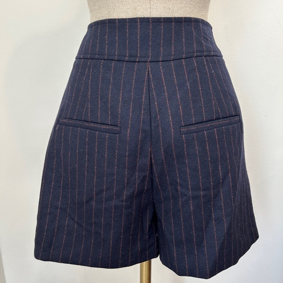 VERONICA BEARD
Haina Pinstripe Wool Blend Shorts - Picture 4 of 11